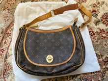 Load image into Gallery viewer, Alicia LV bag repair