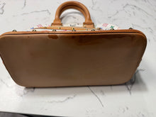 Load image into Gallery viewer, LV Alma White / Vachetta Leather Stain Removal